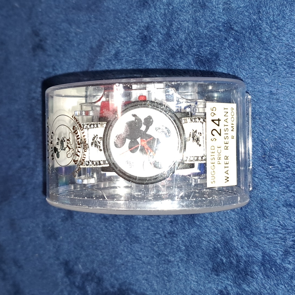 #82 Vintage Lorus Mickey Mouse watch Mickey and Friends Walt Disney Company